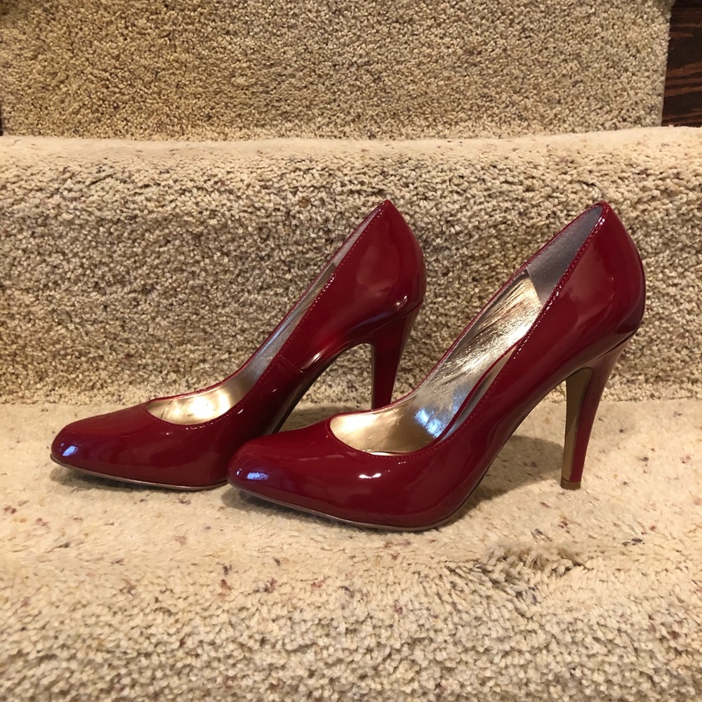 Charles David Patent Leather Heels - Picture 2 of 6